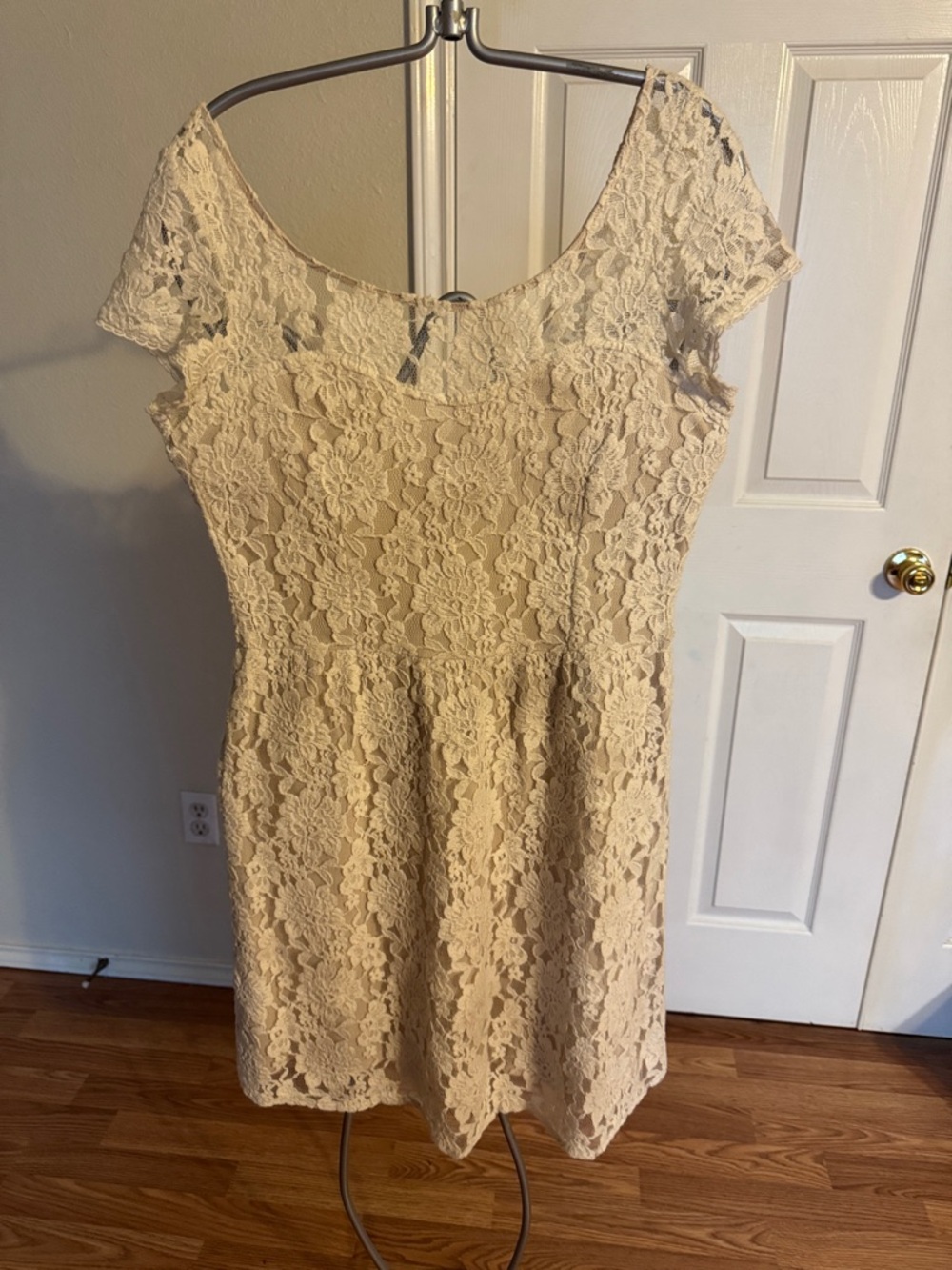 American Eagle Outfitters Cream Lace Cap-Sleeve Mini Dress